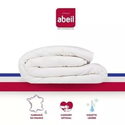 Couette légere NUAGE de DOUCEUR 240x260 cm blanc Couette légere NUAGE de DOUCEUR 240x260 cm blanc
