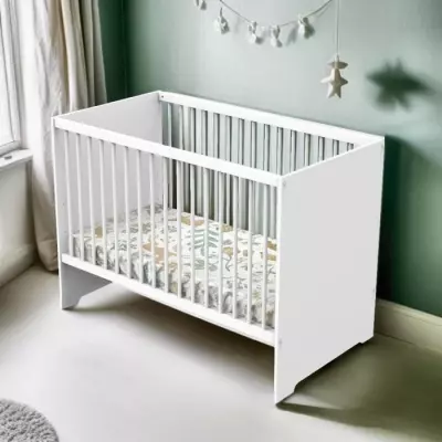 Lit bébé en bois blanc - Babyprice First 120x60 cm Lit bébé en bois blanc - Babyprice First 120x60 cm