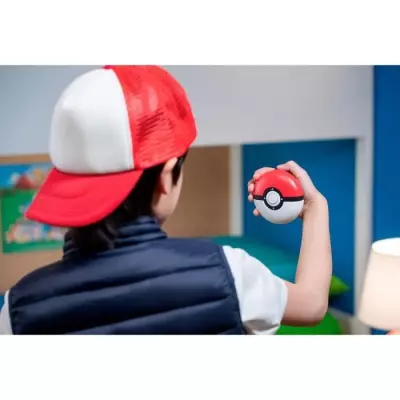 Figurine Dresseur Mission Pokémon - Rouge, blanc et noir - 6 ans+