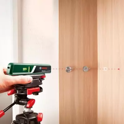 Niveau laser EasyLevel de Bosch avec point laser - Alignement flexible