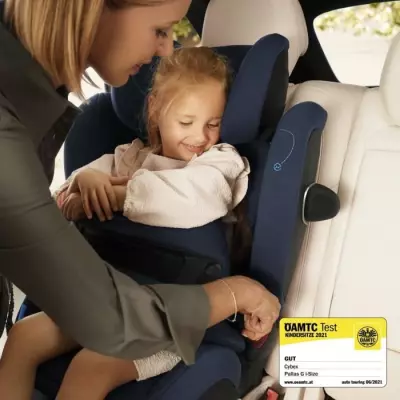 Siège Auto Pallas G i-Size Plus - Polyvalent et Élégant