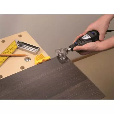 Adaptation Mini scie circulaire DREMEL 670 - Bois précisément coupé