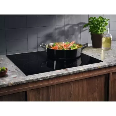 Table de cuisson à induction Electrolux 3 feux - Noir - CIT60331CK