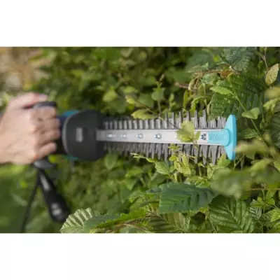 Taille-haies électrique GARDENA - EasyCut 420/45 - Puissant et précis!