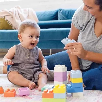 Coffret Jouet Mes Premières Briques Souples INFANTINO - 25 pièces