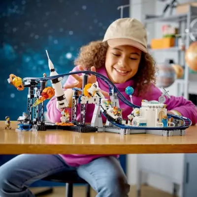 Découvrez les Montagnes Russes de l'Espace LEGO Creator 31142