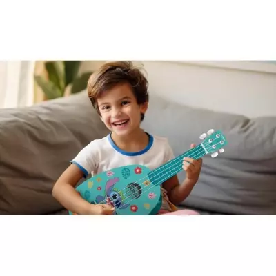 Ukulélé Stitch 53cm: Bois, 6 cordes Nylon, Guide inclus