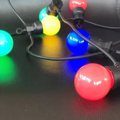 Guirlande lumineuse solaire LUMISKY - 5.70m - 10 globes LED multicolores