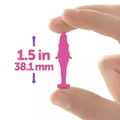 Découvre Mini-BarbieLand Color Reveal : une poupée de 3,8 cm !