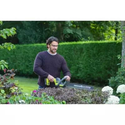 Taille-haies RYOBI LINEA 18V ONE+ - design en ligne - lames 45 cm - écartement 22 mm
