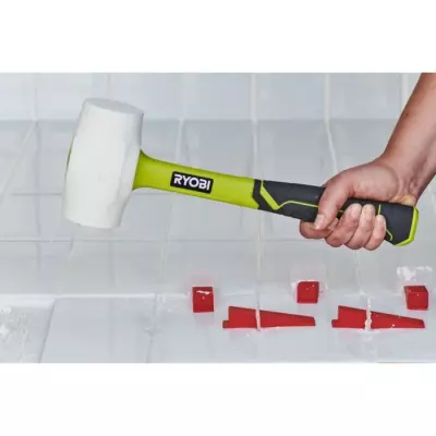 Maillet RYOBI en fibre de verre 450g - Marteau compact et résistant