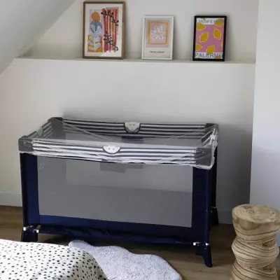 Protégez votre bébé des moustiques avec la moustiquaire pour lit parapluie
