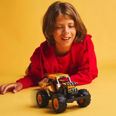 Assemble le Monster Jam DIGatron: camion rétrofriction LEGO