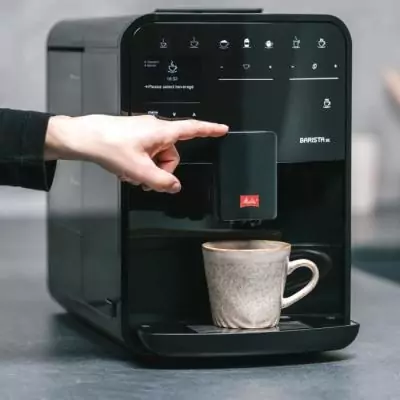 Machine à café automatique avec broyeur Melitta Barista SE F830-003 - Noir