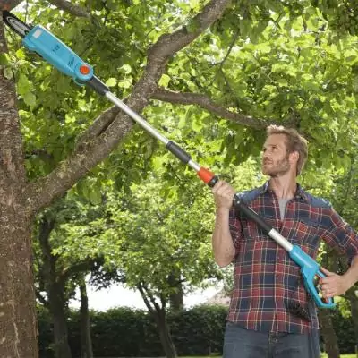 Elagueuse sur perche électrique GARDENA - TCS 720/20 - 720W - 20 cm - 4.4m