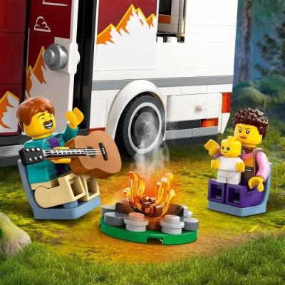LEGO City 60454 Le camping-car d'aventures - Jeu de construction excitant
