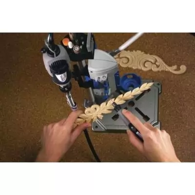 Support vertical de perceuse DREMEL 220 - Réglage par incréments de 15 degrés Support vertical de perceuse DREMEL 220 - Réglage par incréments de 15 degrés