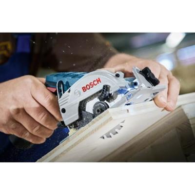 Scie circulaire Bosch Professional GKS 12V-26 + 2 batteries 3,0Ah + L-Boxx