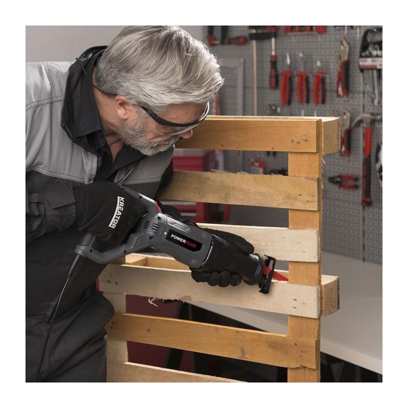 Scie sabre 710W avec tête rotative 180° - Compacte et puissante