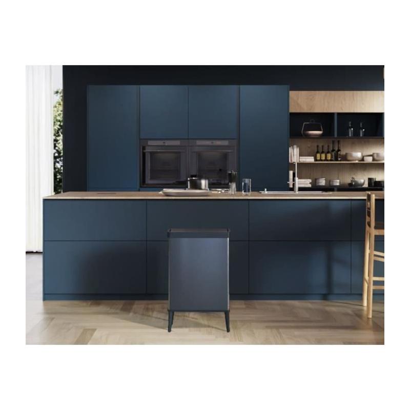 Poubelle sur pieds VERTO CURVER - Ouverture touch - 54 L - Bleu perle
