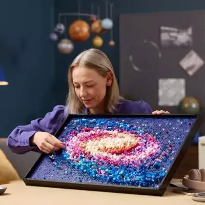Créez une Galaxie Épique avec LEGO Art 31212 - Set Déco Mural