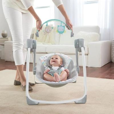 Balancelle électrique pliable avec arche de jeu - Réglages balancement, minuterie - Foret