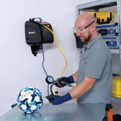 Compresseur d'air Mural MICHELIN MBLGO KG 1,5 CV 8 Bar - Avec Enrouleur
