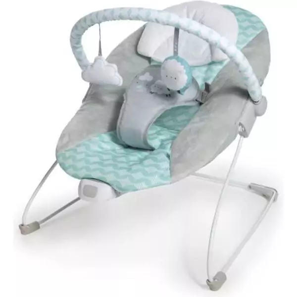 INGENUITY Transat bébé Nuages, Vibrations apaisantes, Arche d'éveil avec 2 peluches, Cale tete amovible