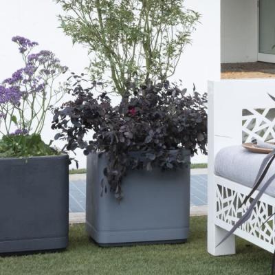 Pot de fleur Cube DEROMA Cosmo 38 cm - Gris cendré - Réservoir d'eau - Roulettes