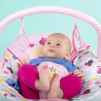 Transat bébé MINNIE Confettis avec jouets d'éveil - Vibrations apaisantes Transat bébé MINNIE Confettis avec jouets d'éveil - Vibrations apaisantes