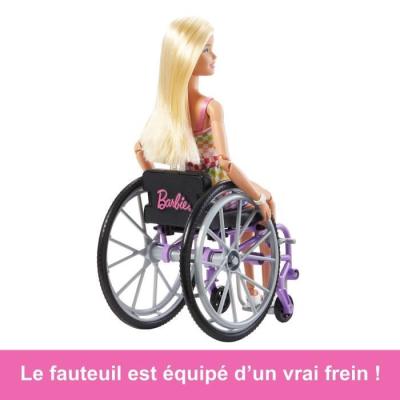 Barbie Fashionistas HJT13 avec fauteuil roulant - Poupée 