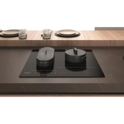 Table de cuisson induction Hotpoint - 3 zones - Noir - Puissance totale 7200W