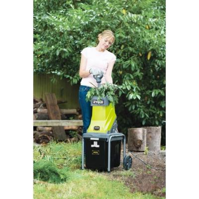 Déchiqueteuse de végétaux 2500 W - Capacité broyage 45 mm - Ratio 10:1
