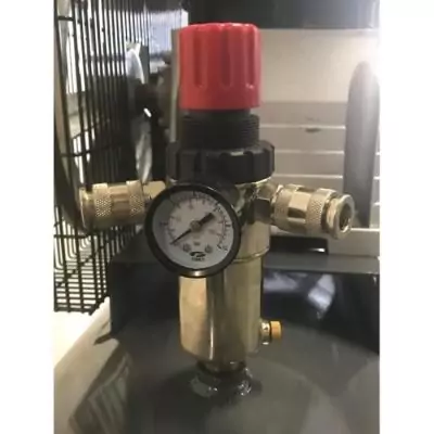 Compresseur d'air horizontal Domac LD200 - 200L - 2200W - 10 bars - 4 CV Compresseur d'air horizontal Domac LD200 - 200L - 2200W - 10 bars - 4 CV