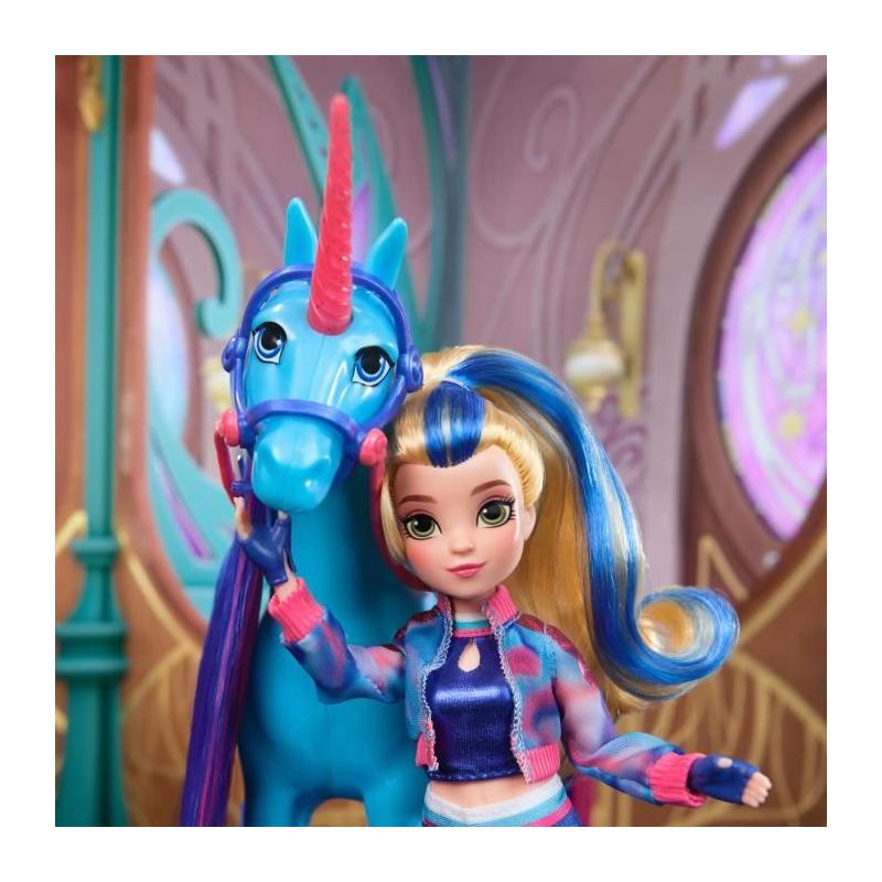 Découvrez la Poupée Spin Master Poupee 24 cm Isabel de l'Académie Licorne