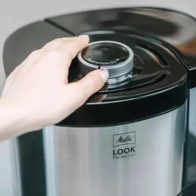Cafetière filtre MELITTA 1025-06 Look V Perfection - noir : le must-have pour un café parfait Cafetière filtre MELITTA 1025-06 Look V Perfection - noir : le must-have pour un café parfait