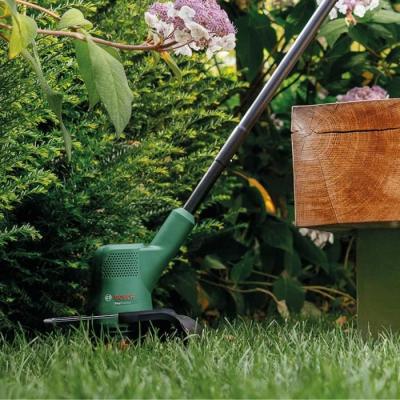 Coupe-bordures BOSCH EasyGrassCut 18V-26 - Coupe 26 cm
