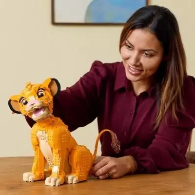 Figurine collector Simba, le jeune Roi lion LEGO Disney Classic