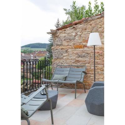Lampadaire solaire Arte Alta blanc pour illuminer votre jardin