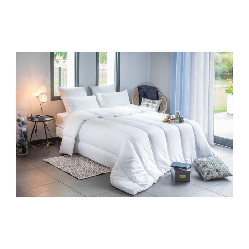 Couette tempérée anti-acariens BLANREVE 300 gr/m² - 240 x 220 cm ?