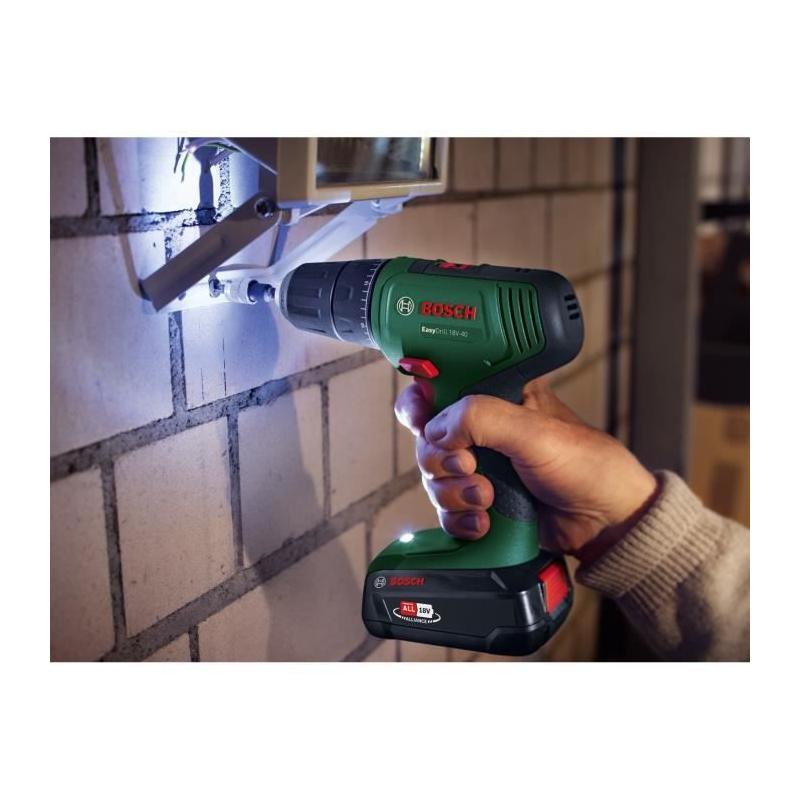 Perceuse-visseuse sans-fil Bosch - UniversalDrill 18 (2 batteries, chargeur, coffret)