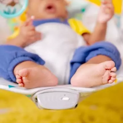 Transat bébé BRIGHT STARS - Safari avec jouets amovibles