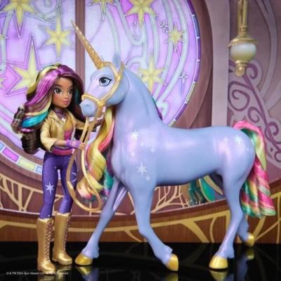 Découvrez la licorne Wildstar et sa poupée de 24 cm !