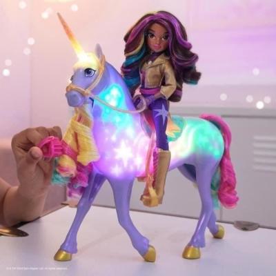 Découvrez la licorne Wildstar et sa poupée de 24 cm !