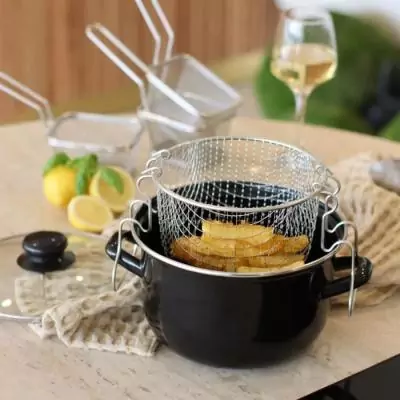 Friteuse MENASTYL 26 cm Noir - Acier émaillé - Avec couvercle et panier Friteuse MENASTYL 26 cm Noir - Acier émaillé - Avec couvercle et panier