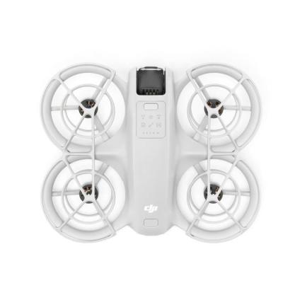 Drone ultra-compact DJI Neo 135g pour capture cinématographique