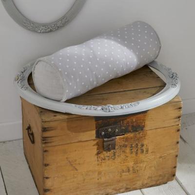 Coussin Polochon Constance - Touche de Charme pour l'Extérieur