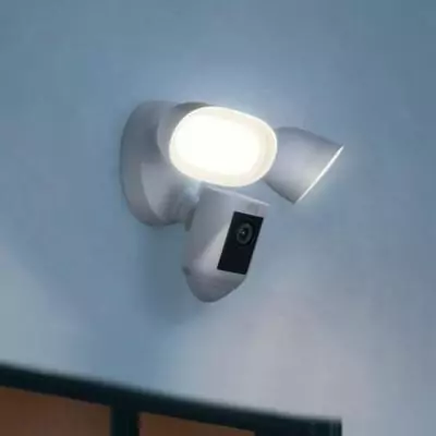 Caméra de Surveillance Connectée RING Spotlight Pro Blanc UE Caméra de Surveillance Connectée RING Spotlight Pro Blanc UE
