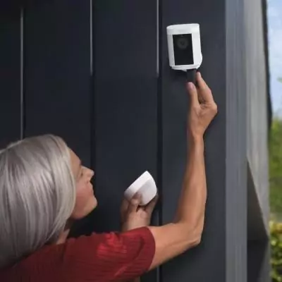 Caméra de Surveillance RING Spotlight Pro - HD 1080p Sans Fil