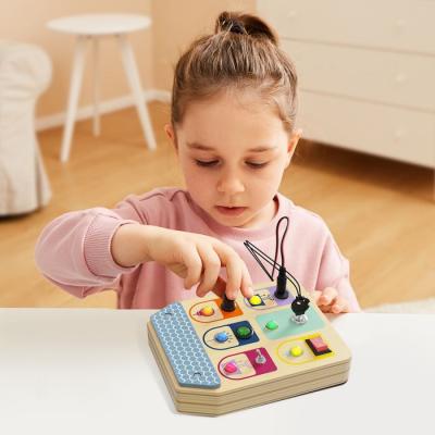 Interrupteur Busy Board: Jouet éducatif pour manipuler dès 36 mois